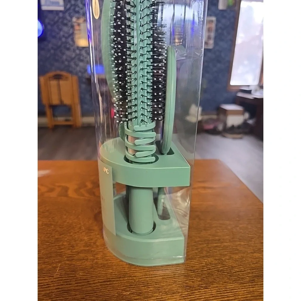 Professional Quality Five-piece Hairbrush Set Green NWT‎